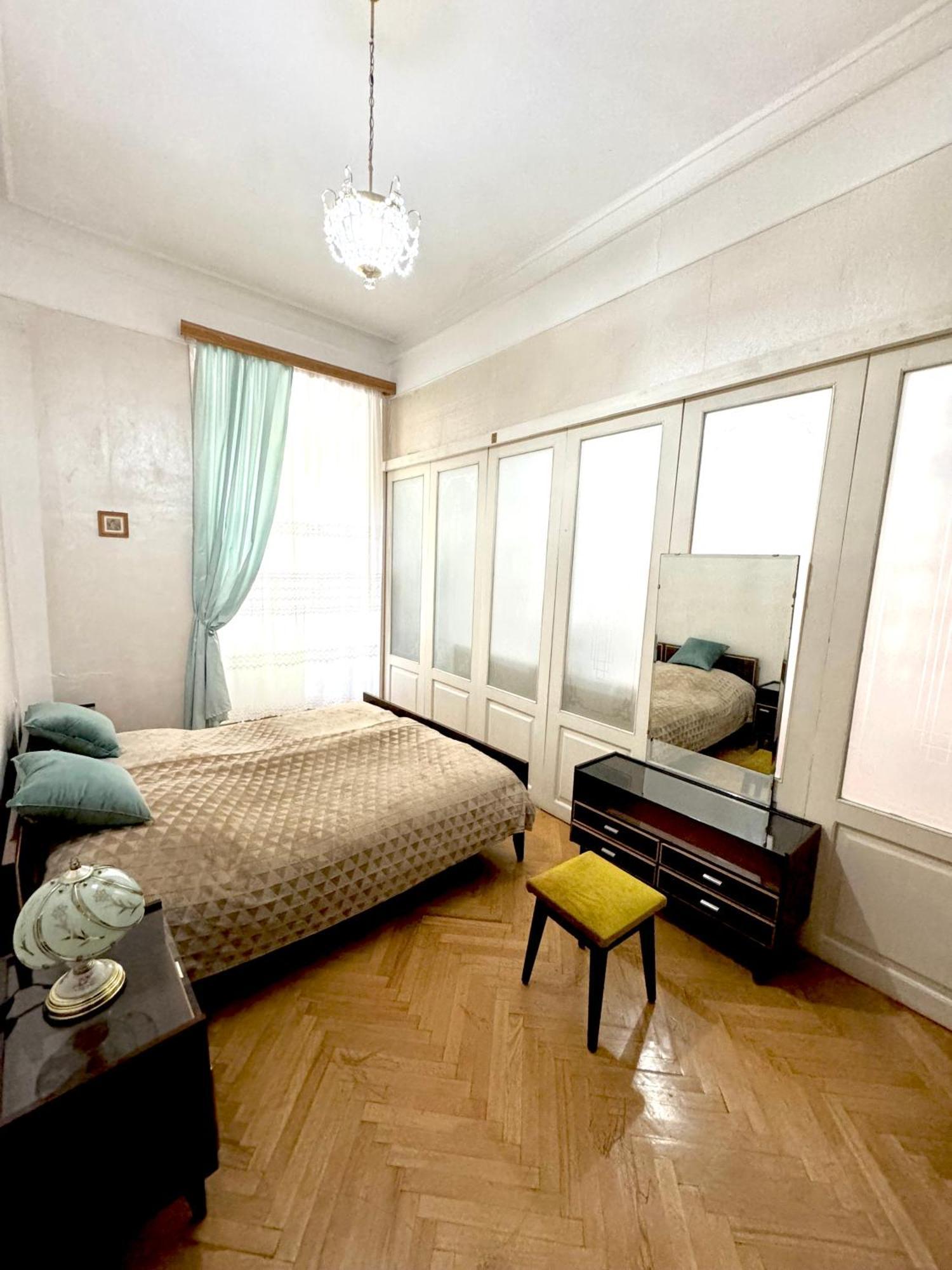 Authentic Old Tbilisi Apartment Bagian luar foto