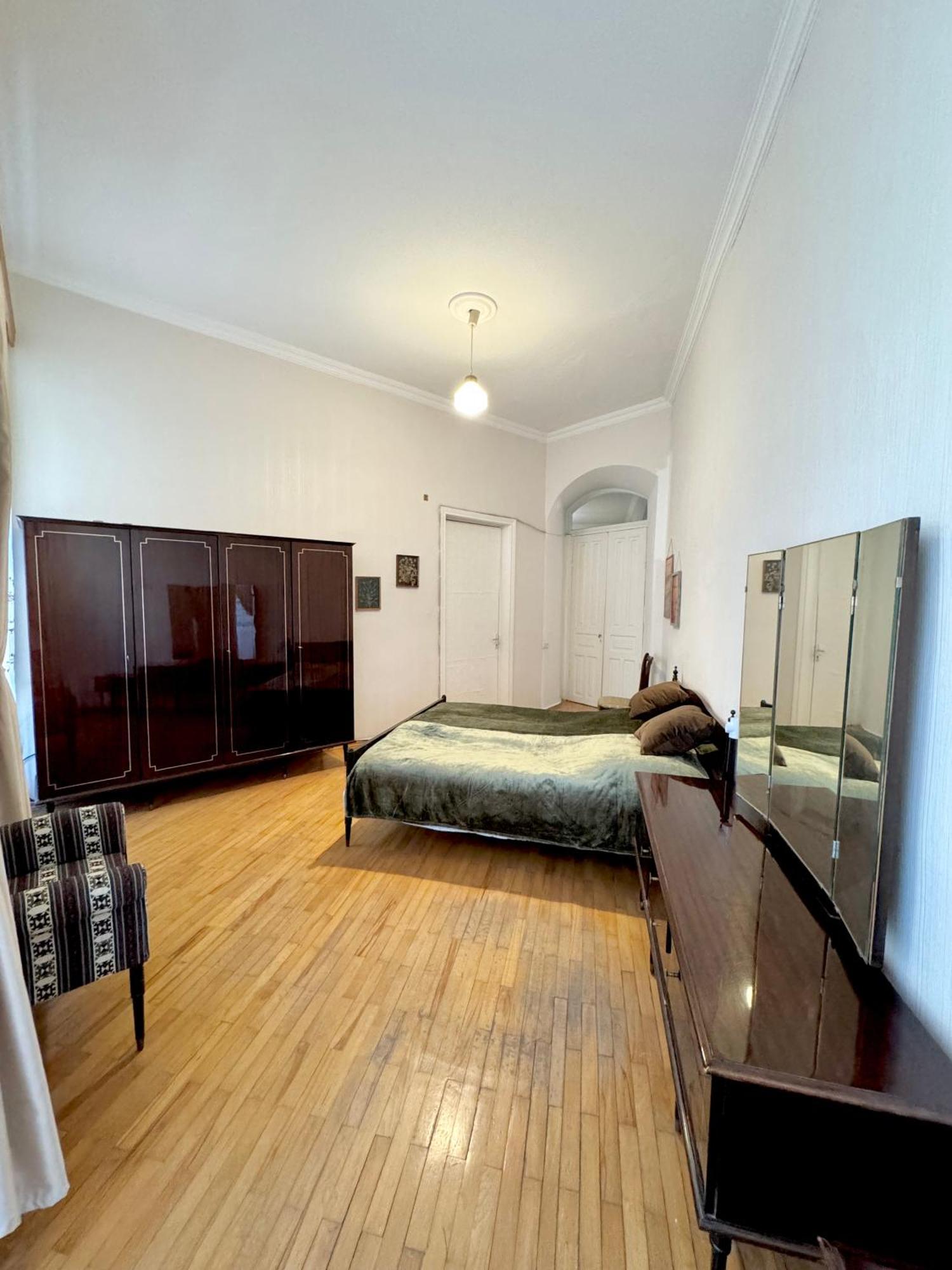 Authentic Old Tbilisi Apartment Bagian luar foto