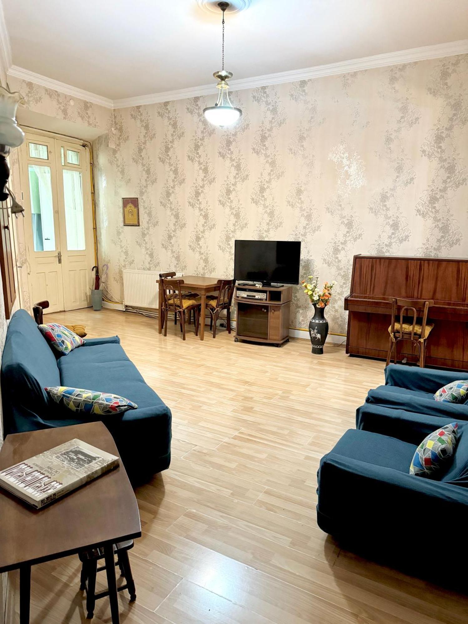 Authentic Old Tbilisi Apartment Bagian luar foto