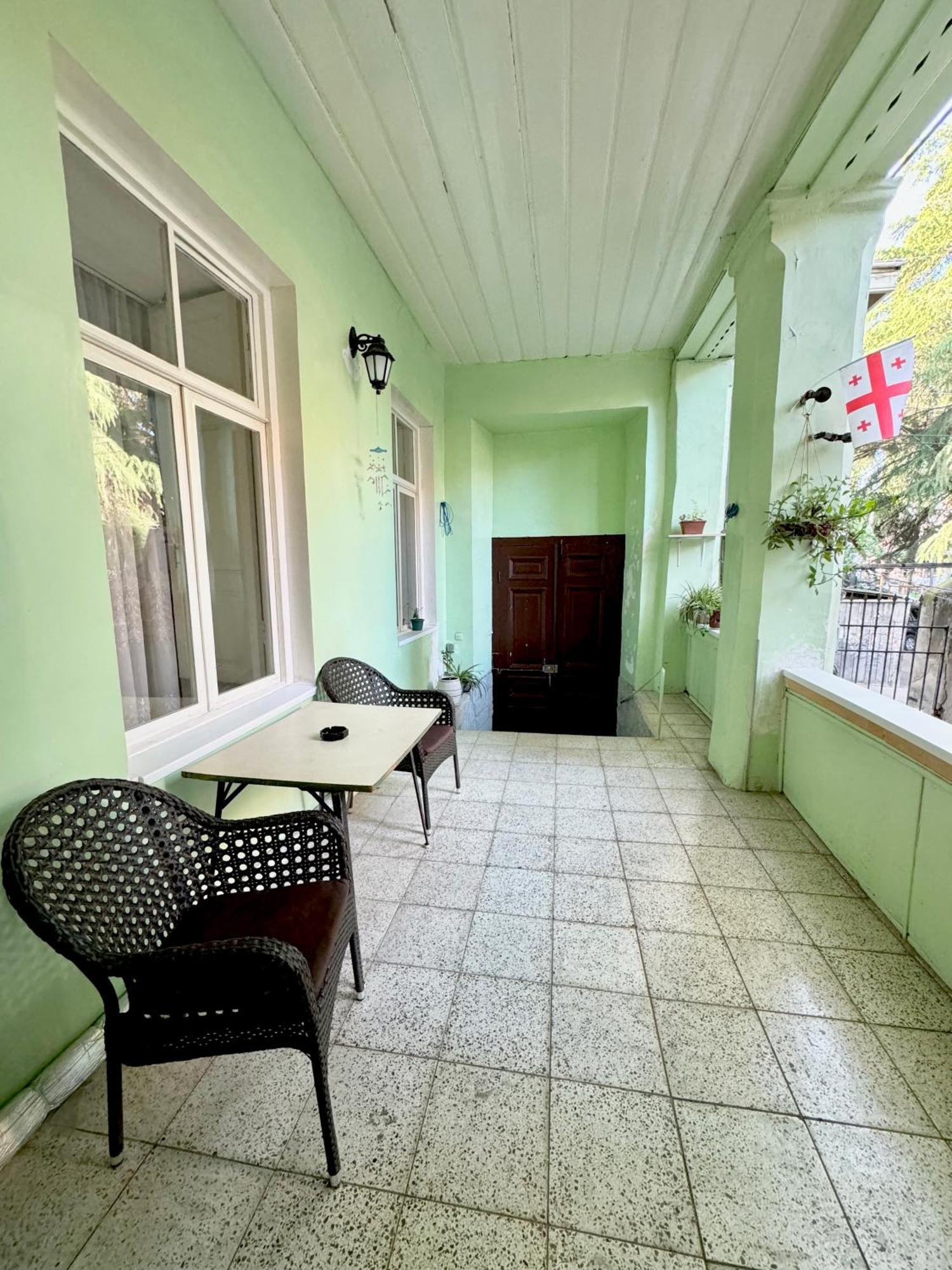 Authentic Old Tbilisi Apartment Bagian luar foto